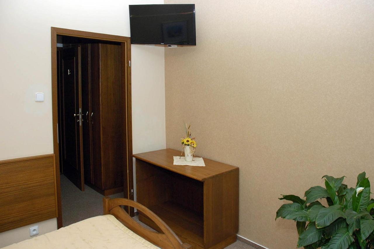Hotel Restaurant Modra Hvezda Dobrany  Exterior photo